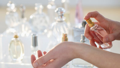 هل تختلف رائحة العطر على البشرة؟