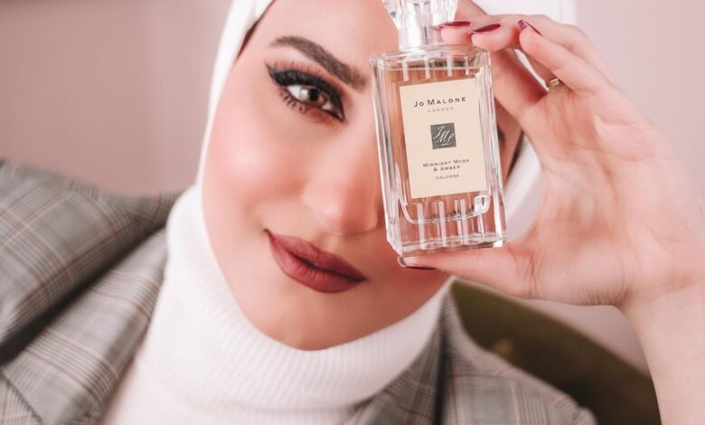 دلال الدوب الوجه الإعلاني لجو مالون تشوق الجمهور لعطرهم الجديد