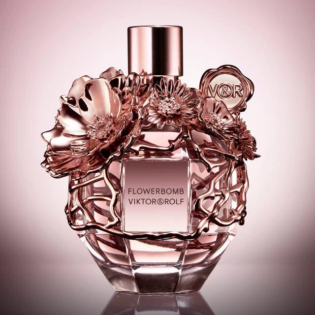 عطر فلوربومب هوت كوتور من فيكتور آند رولف احتفالا بالذكرى 15 لعطر فلوربومب