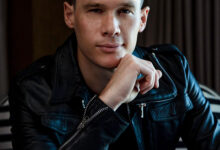 مقابلة مع رينو سالمون للحديث عن مجموعة عطور النهضة من أمواج