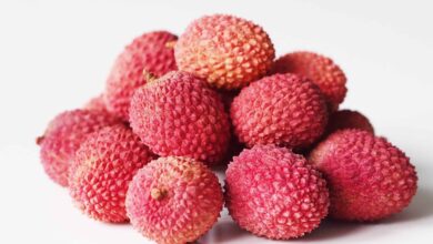 ماذا تعرف عن فاكهة الليتشي؟
