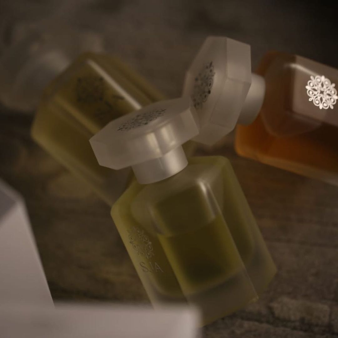 عطور شذى الزعابي | مصممة عطور بنكهة عربية