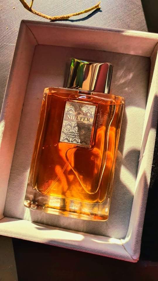 عطر نيلوفر من نيلافار دو نيل Nilufer Extrait De Parfum | تحفة عطرية من صناعة كريس موريس