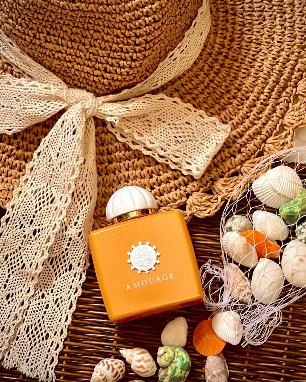 عطر بيتش هت النسائي Beach Hut Woman Amouage من أمواج