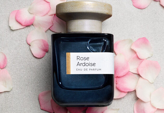 عطر Rose Ardoise Atelier Materi من أتيليه ماتيري