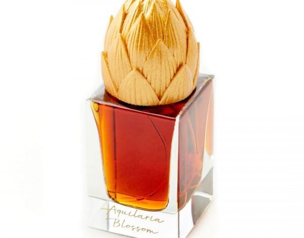 عطر أكويلاريا بلوسوم من أريج لادوري Aquilaria Blossom Areej Le Doré