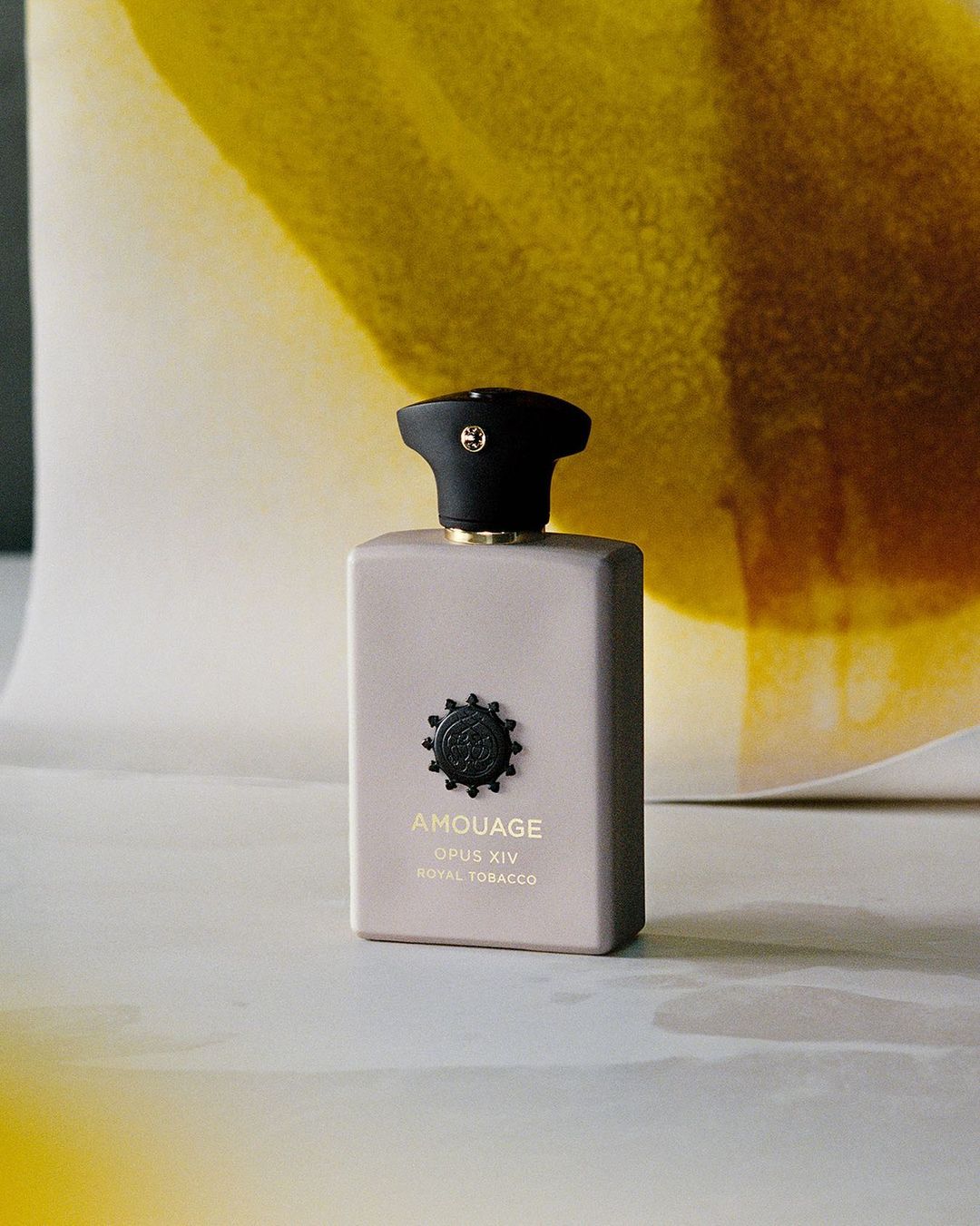 عطر أوبس الرابع عشر _ رويال توباكو من المجموعة المكتبية من أمواج Opus XIV Royal Tobacco Amouage