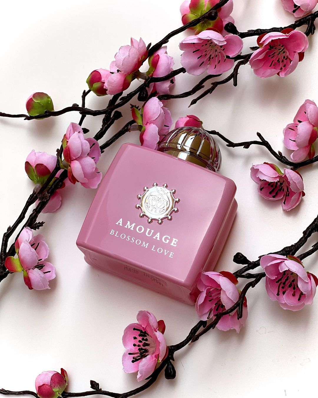 عطر بلوسوم لوف من أمواج Blossom Love Amouage