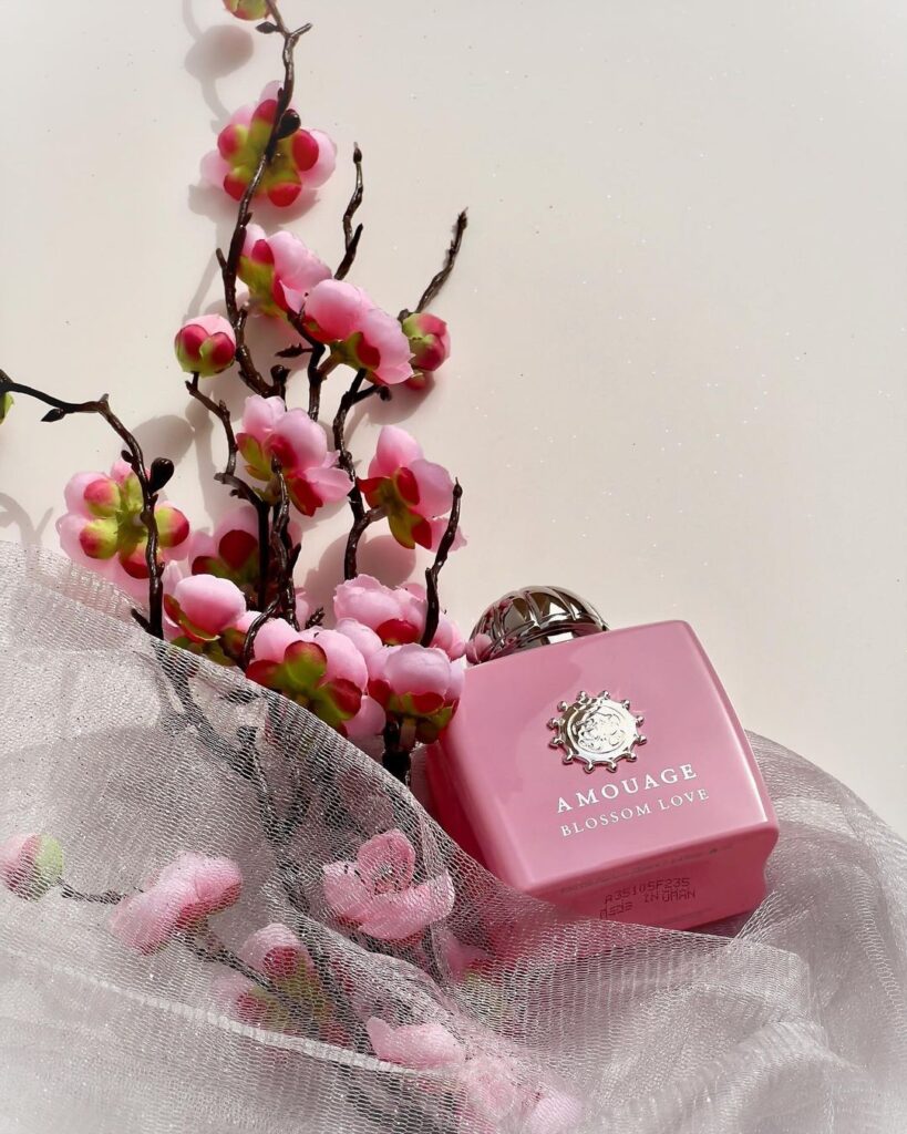 عطر بلوسوم لوف من أمواج