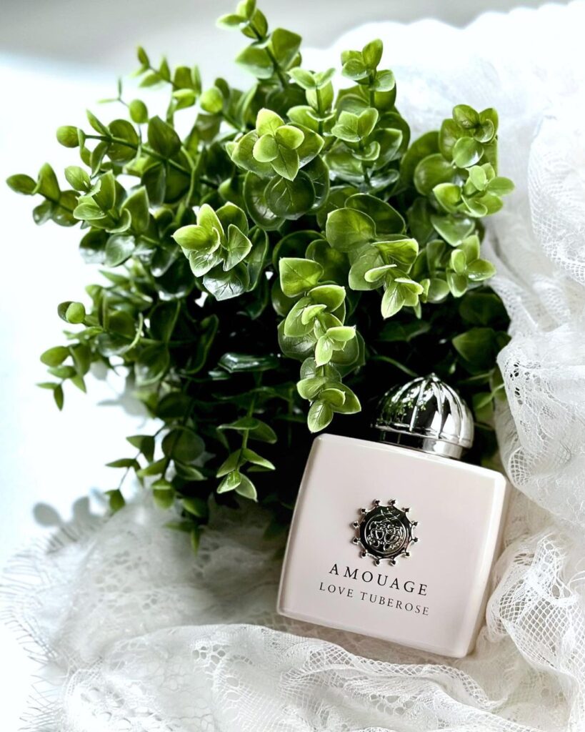 عطر لوف تيوبروز من أمواج 