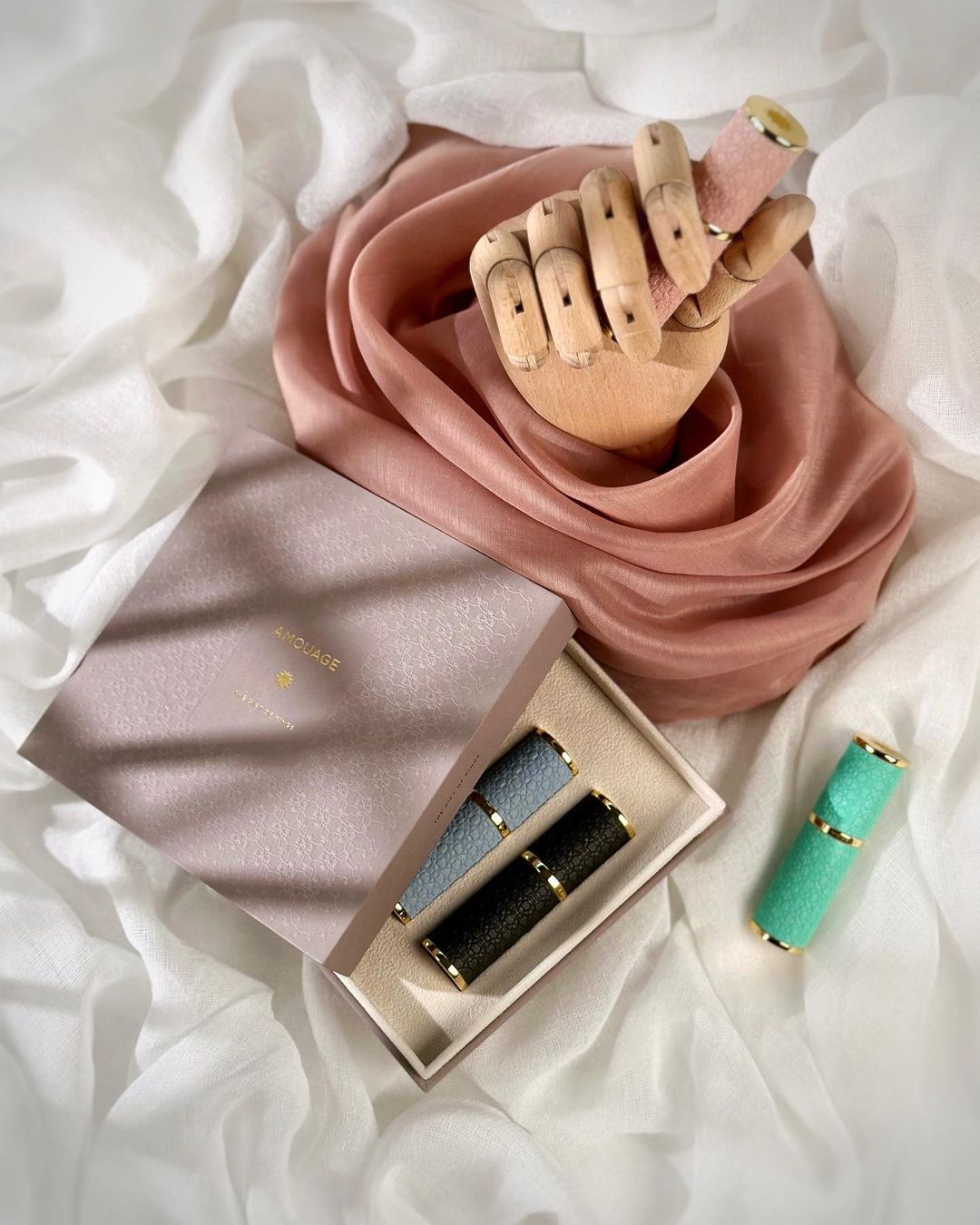 مراجعة سريعة لمجموعة عطور النجاة الجديدة من أمواج Chapter III ESCAPE - Odyssey Collection - Amouage