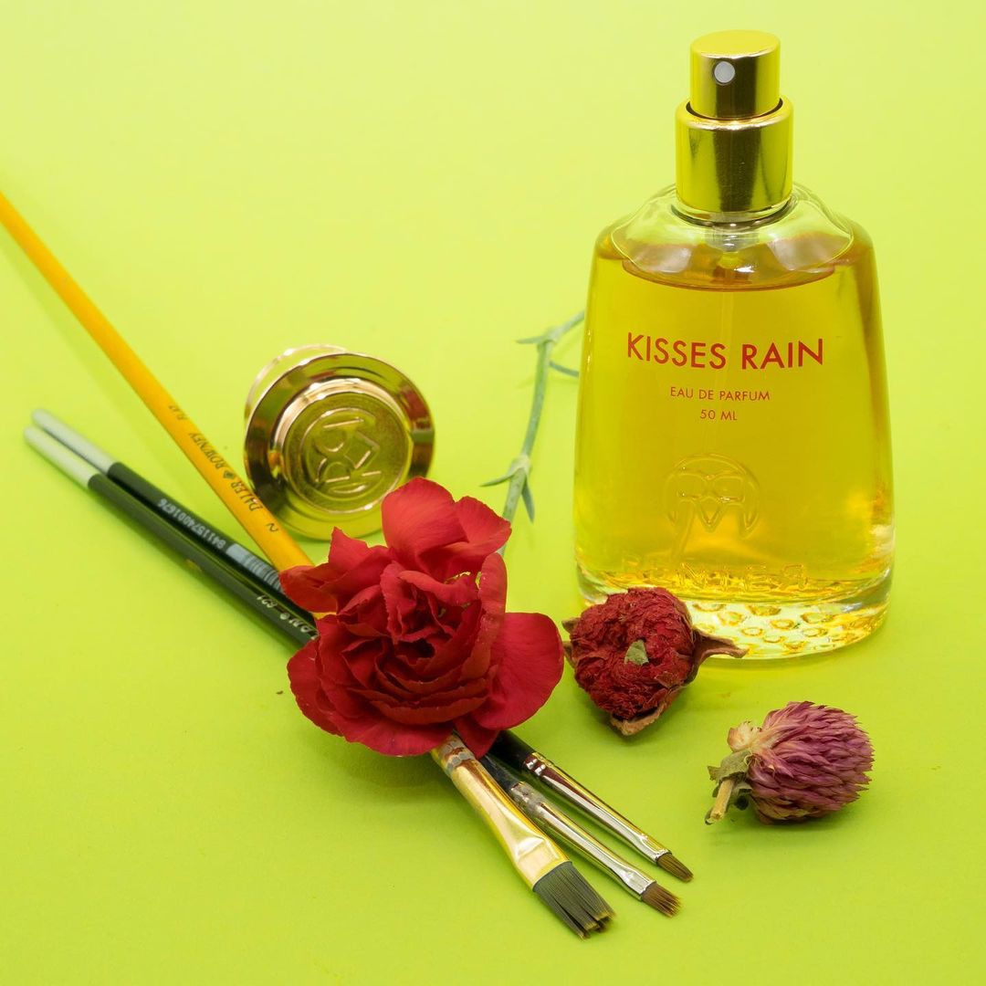 عطر Kisses Rain Renier Perfumes من رينيه بيرفيومز